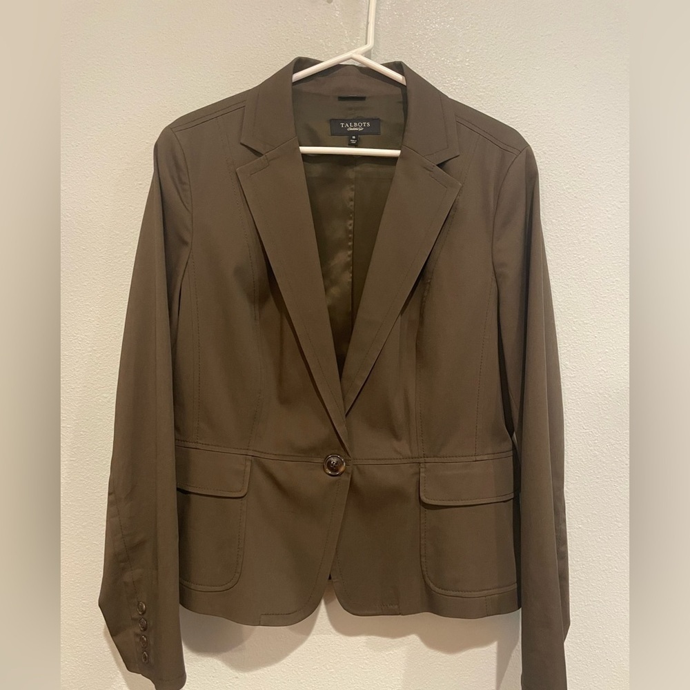 Talbots Brown Blazer with Notched Lapels and Structured Shoulders